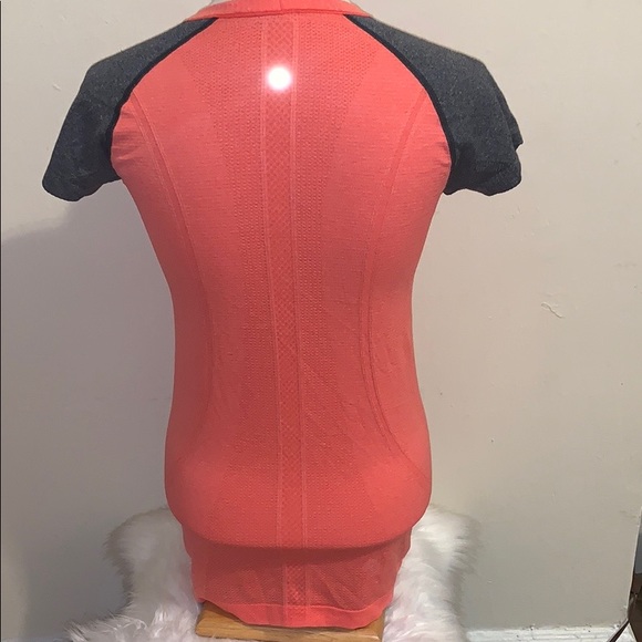 Lululemon atlético top - Picture 5 of 9